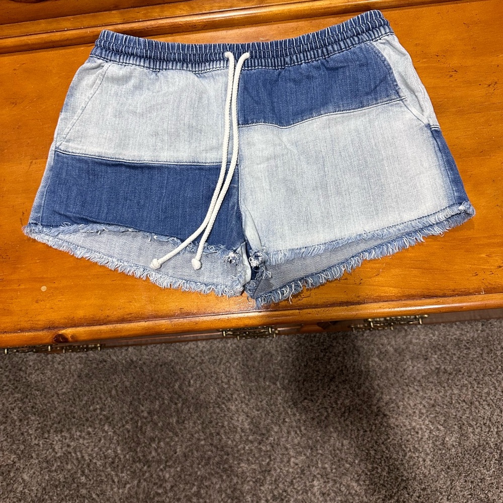 American Eagle Outfitters Blue Jean Shorts Two-Tone Design